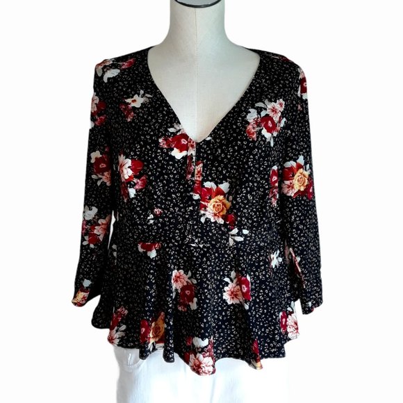 TORRID • size 00 stretchy floral top long sleeve flowy ruffles women's black - Picture 1 of 8